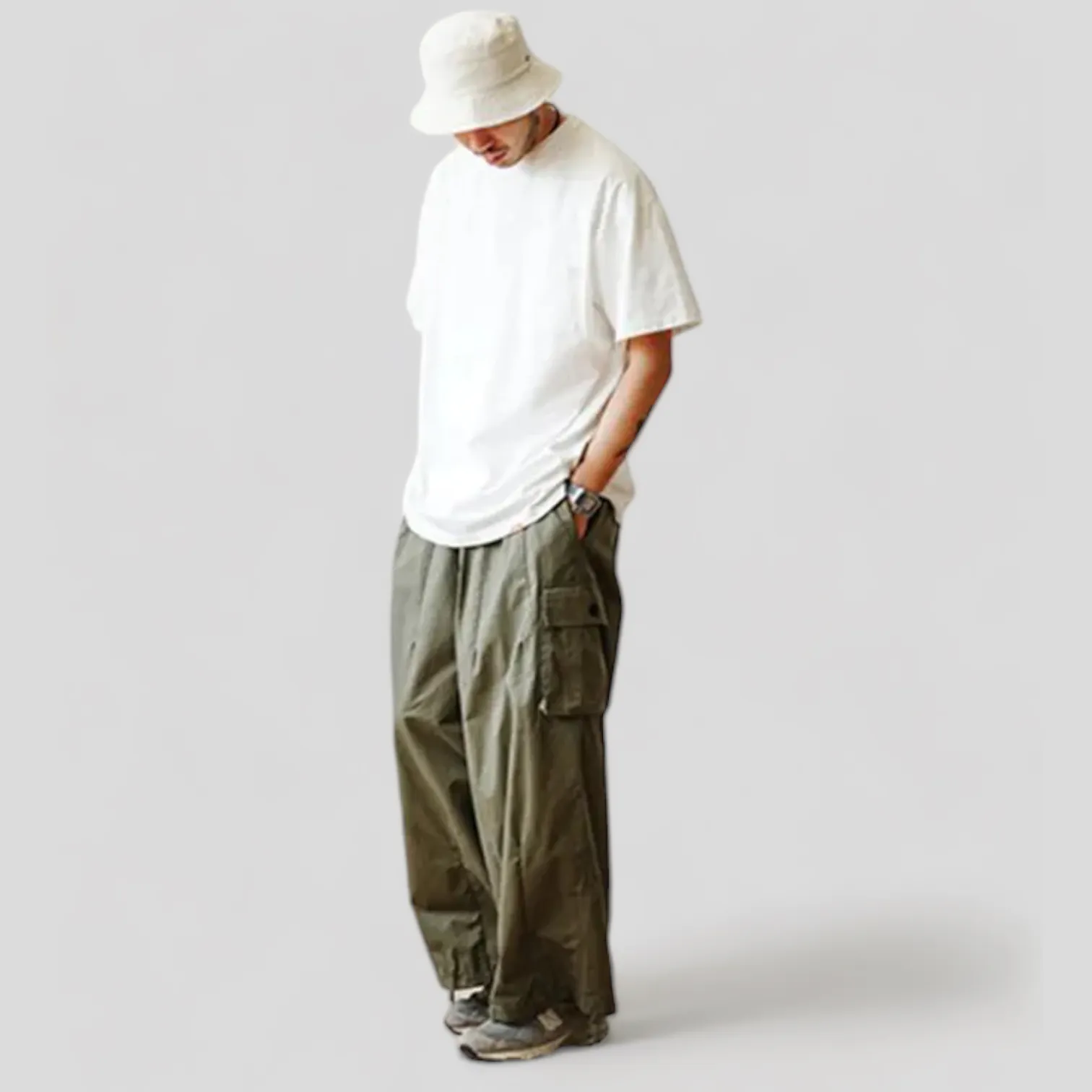 Baggy fit cargo pocket wide leg pant