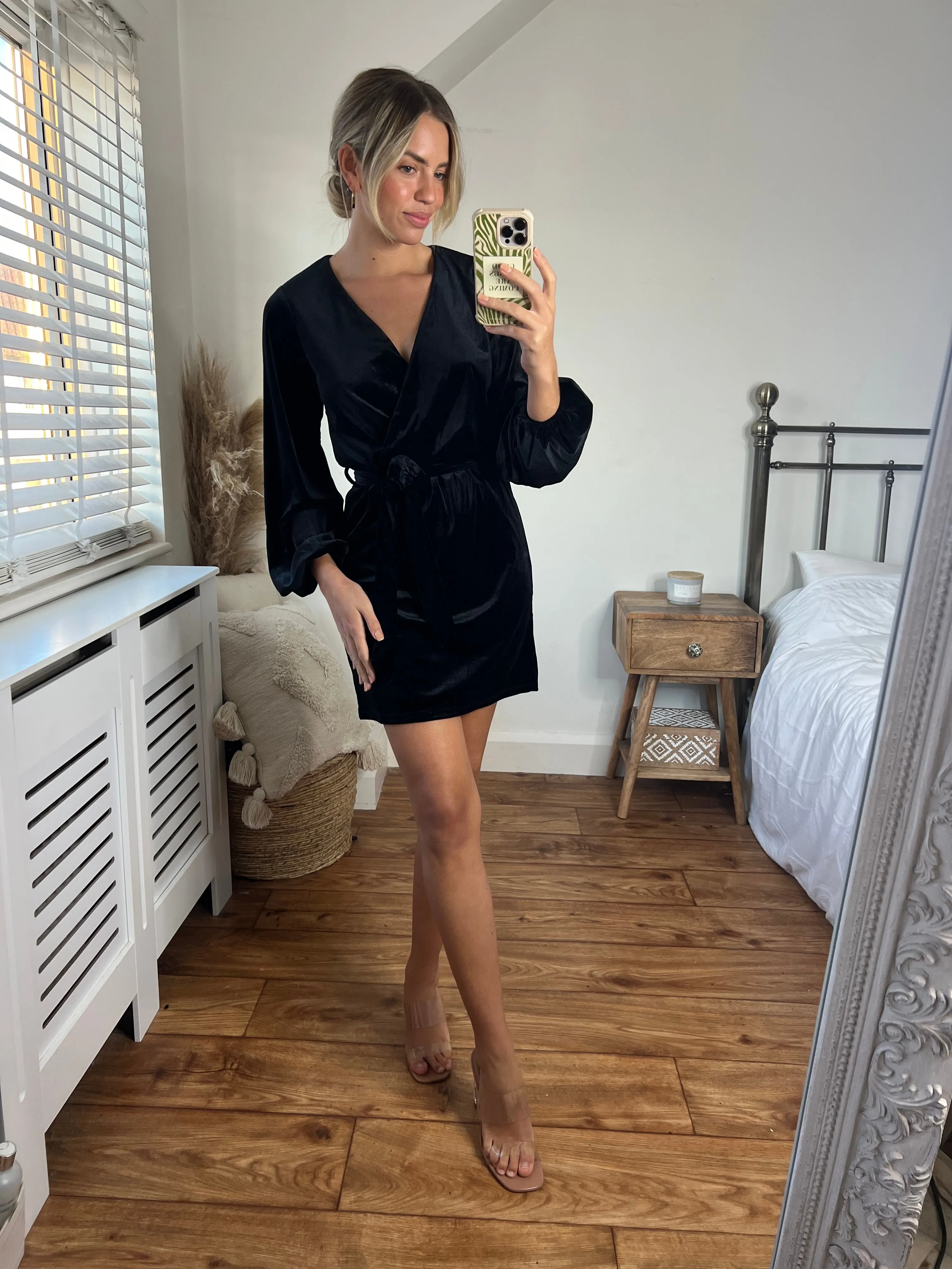 Brianna Balloon Sleeve Velvet Dress / Black