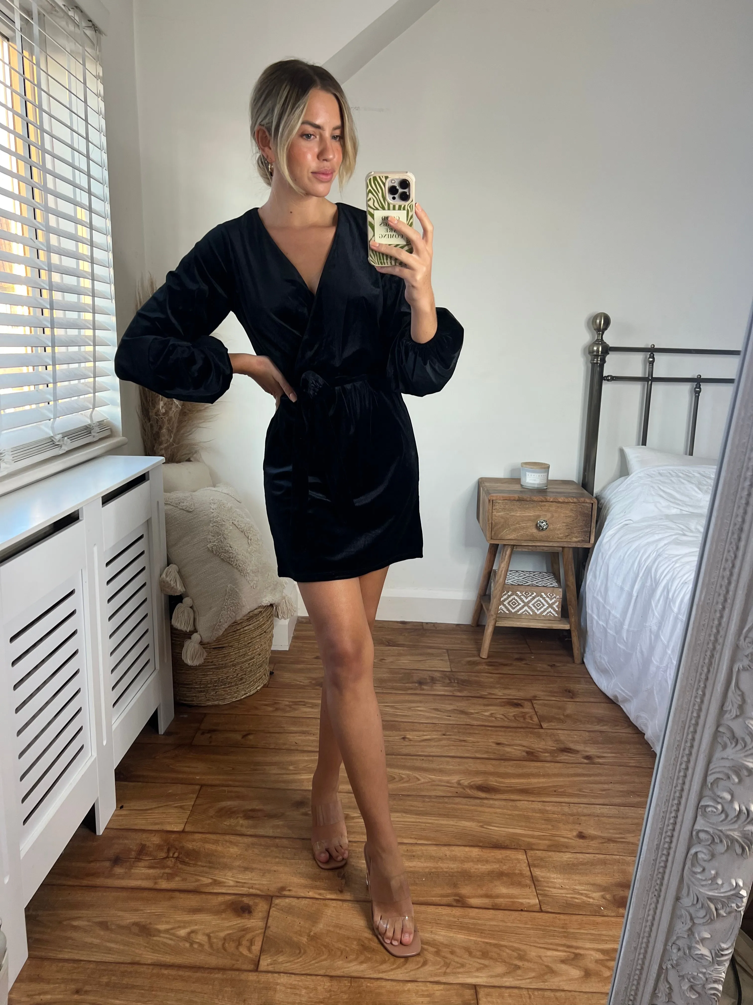 Brianna Balloon Sleeve Velvet Dress / Black