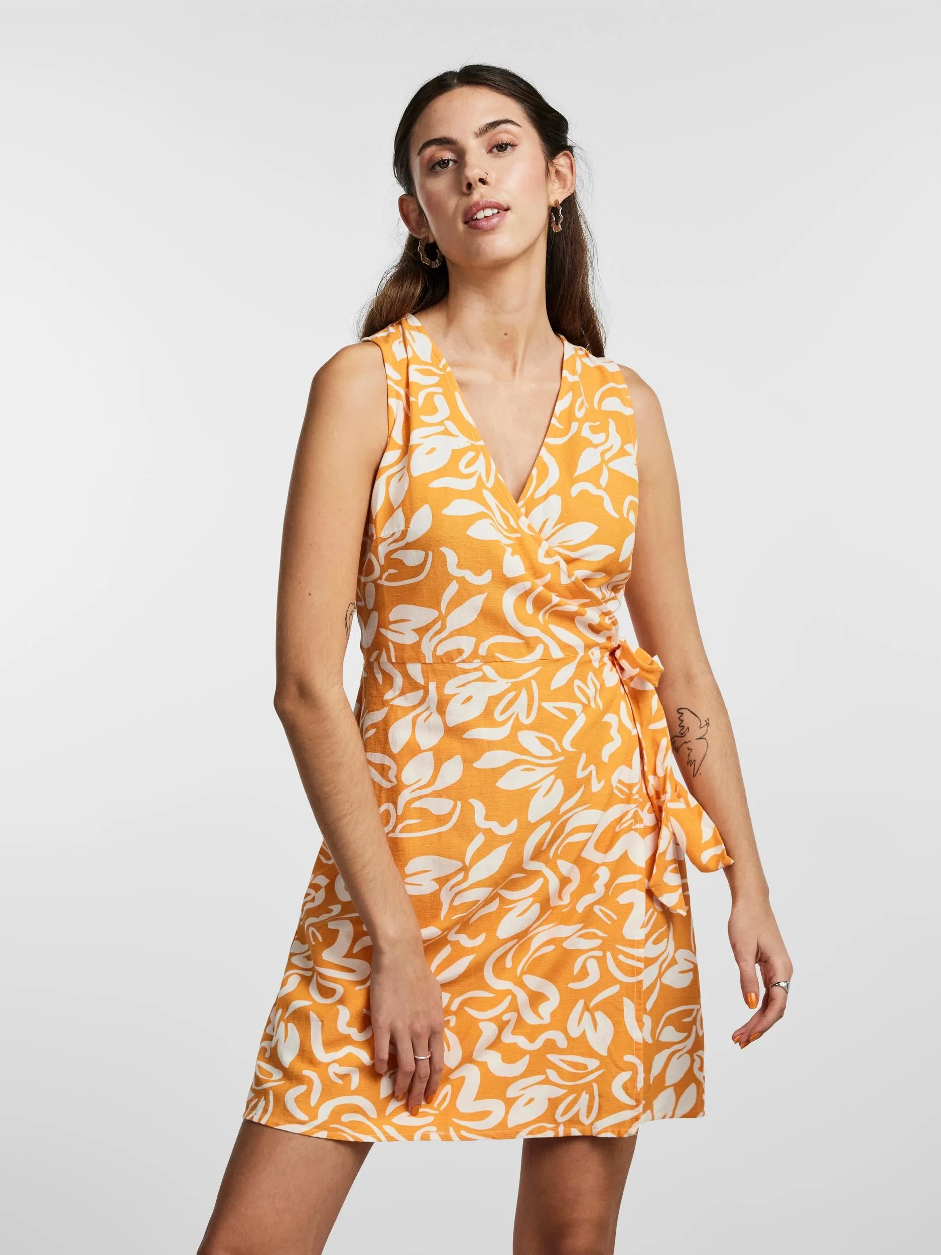 CLARISA WRAP LINEN DRESS (FLAME ORANGE/CREAM)