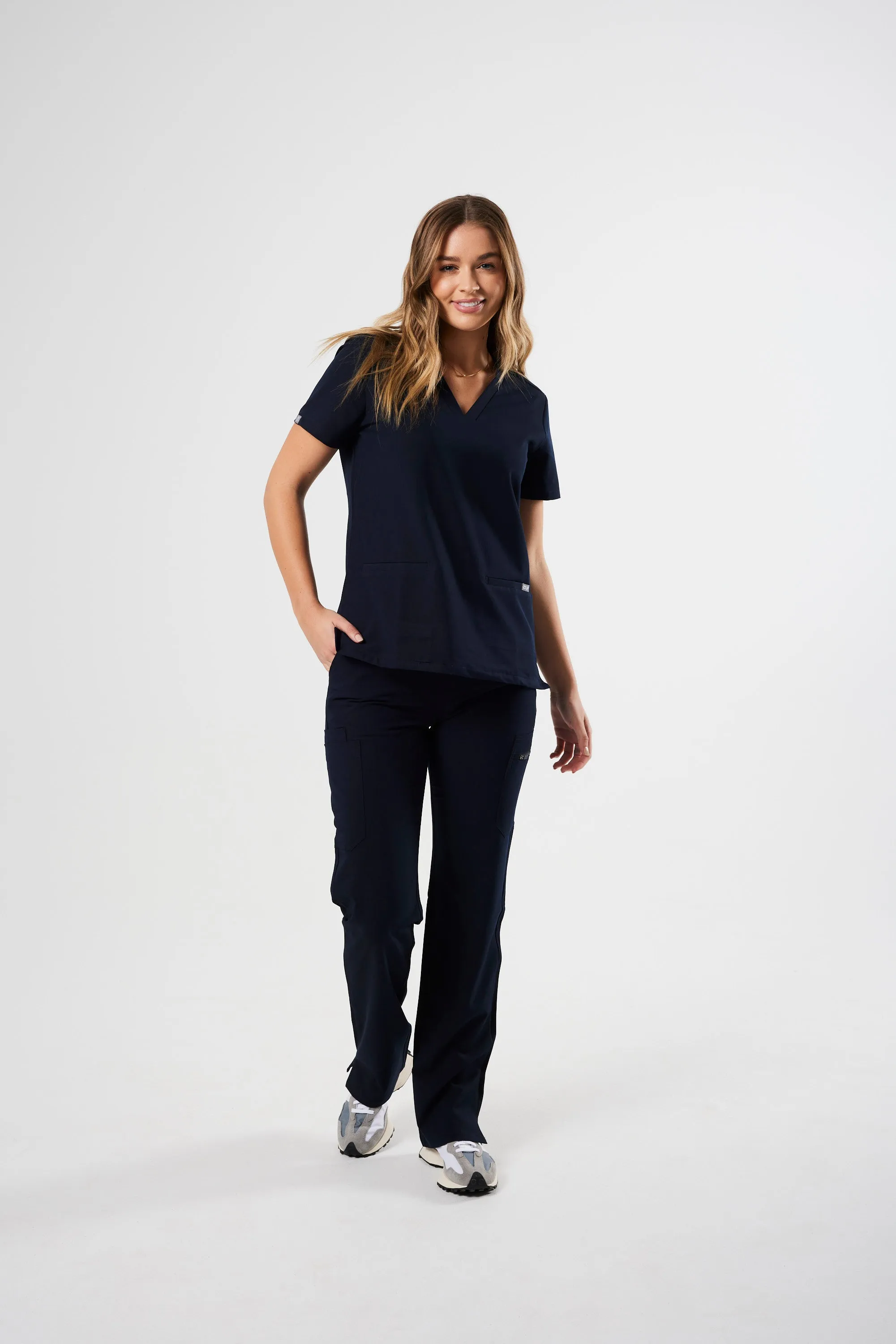 CLASSIC CARGO WOMEN'S SCRUB PANTS (NAVY)