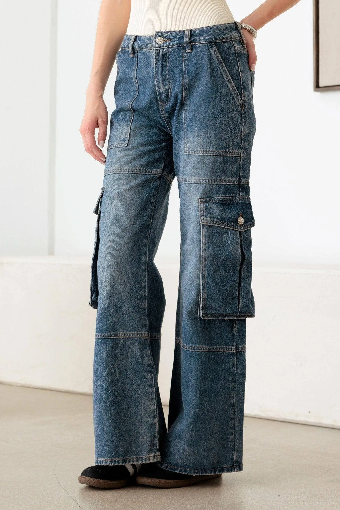 Medium Blue Vintage Wide Leg Cargo Denim Jeans: Vintage Medium Blue