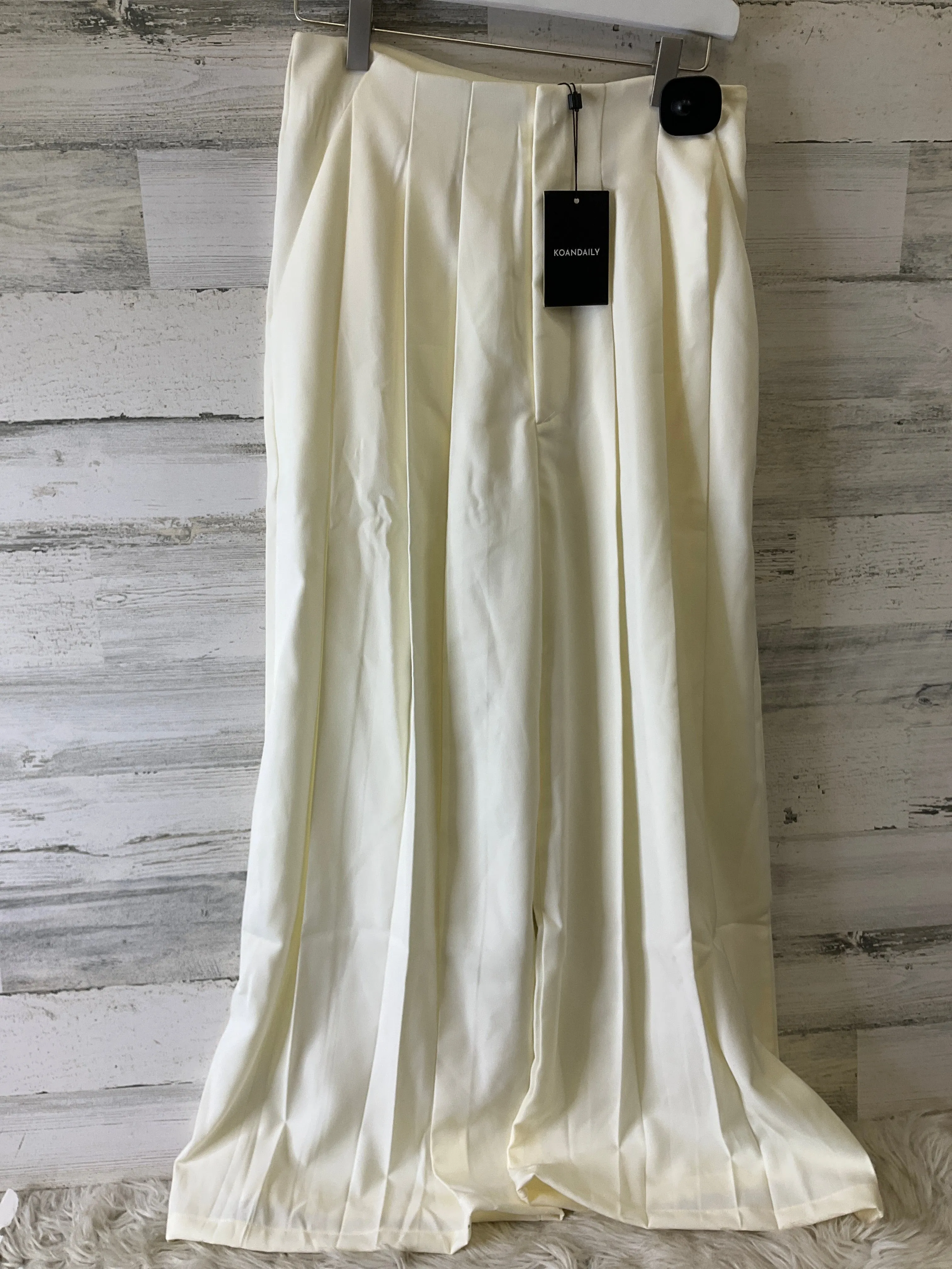 Pants Dress By Clothes Mentor In Ivory, Size: 2