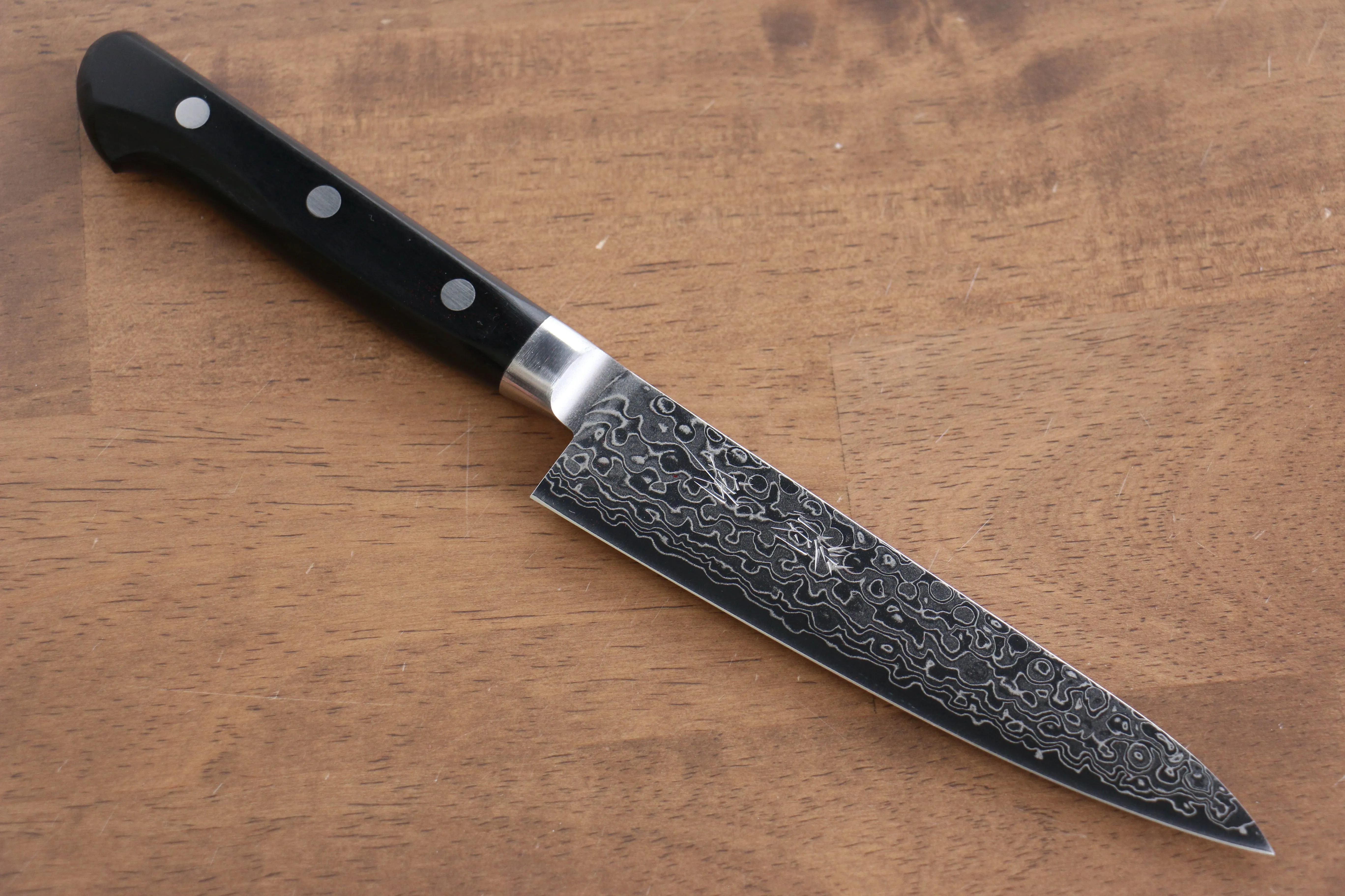 Seisuke AUS10 45 Layer Mirrored Finish Damascus Petty-Utility 135mm Black Pakka wood Handle